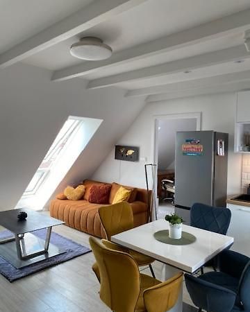 R77 Apartment Downtown - Penthouse Budapest Eksteriør bilde